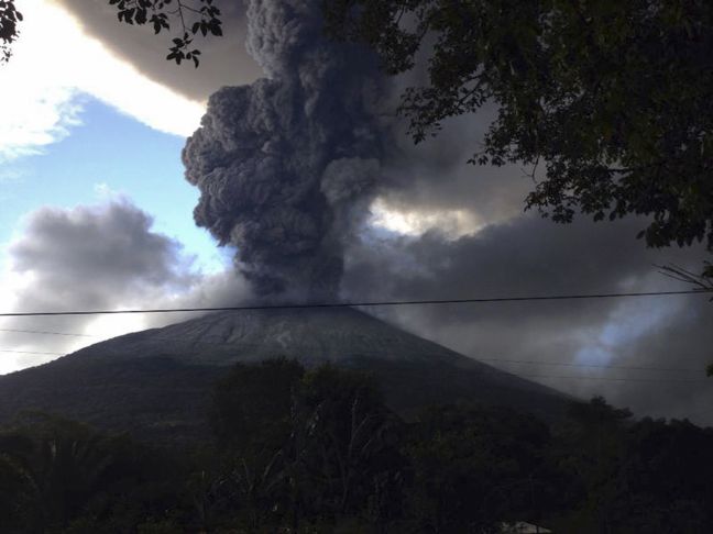 Ξύπνησε το ηφαίστειο Τσαπαράστικ στο Ελ Σαλβαδόρ