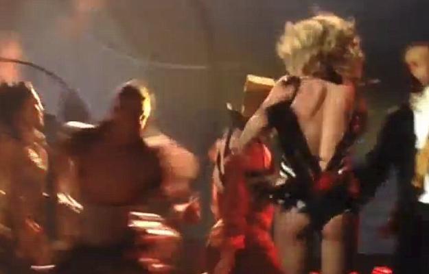 «Σέξι» ατύχημα επί σκηνής για την Britney Spears