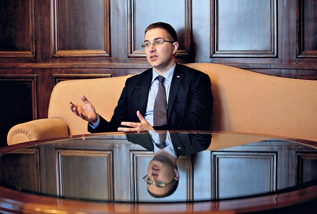 Πρόωρες εκλογές ζητά ο πρόεδρος της σερβικής βουλής