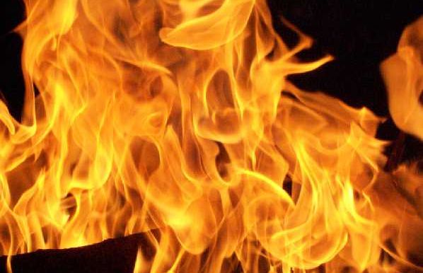 Τρεις τραυματίες από φωτιά σε ξενώνα της Δημητσάνας