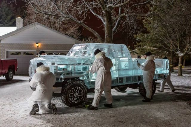 Ένα μοναδικό pick-up από… πάγο!