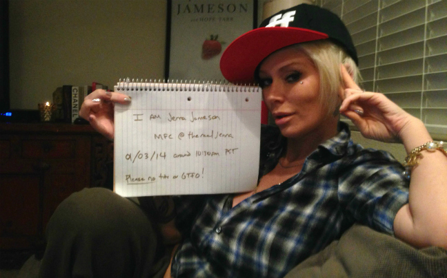 Η Jenna Jameson ζητά τη βοήθεια του ίντερνετ