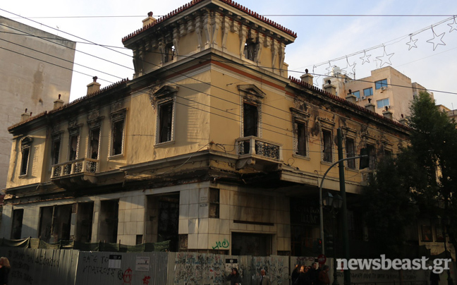 Τα ιστορικά κτήρια-φαντάσματα στο κέντρο της Αθήνας