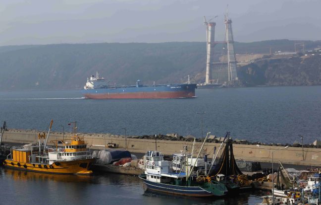 Έκλεισαν λόγω ομίχλης τα Στενά του Βοσπόρου