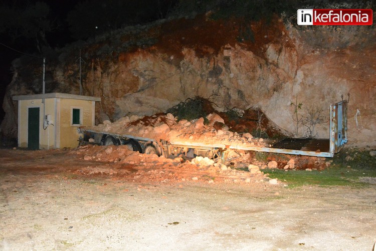 Εκκενώθηκε οικισμός στην Κεφαλονιά, λόγω πτώσης βράχων