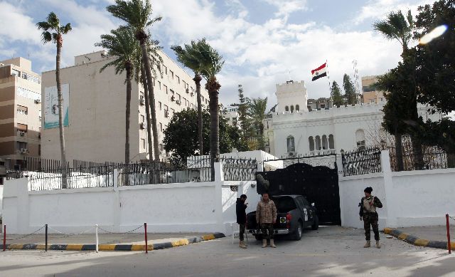 Αφέθηκαν ελεύθεροι οι πέντε Αιγύπτιοι διπλωμάτες