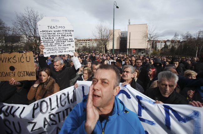 Συνεχίζονται οι διαδηλώσεις στο Σαράγεβο