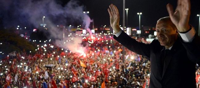 Το 47% των πολιτών συνεχίζει να υποστηρίζει την τουρκική κυβέρνηση
