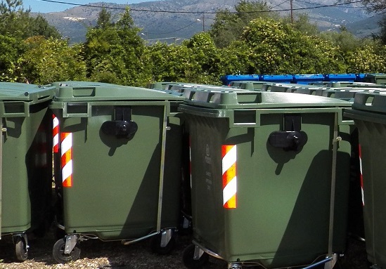 Πρόγραμμα για τακτικό πλύσιμο των κάδων υλοποιεί ο δήμος Καρδίτσας