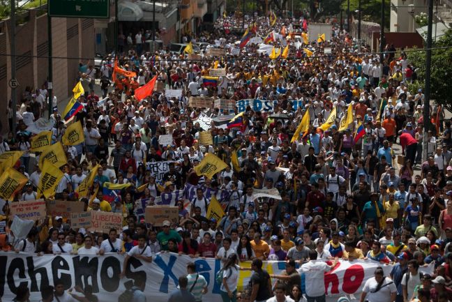 Νεκρή διαδηλώτρια από σφαίρα στη Βενεζουέλα