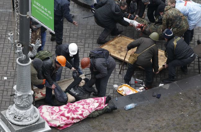 Δεκαπέντε νεκροί στην πλατεία Ανεξαρτησίας