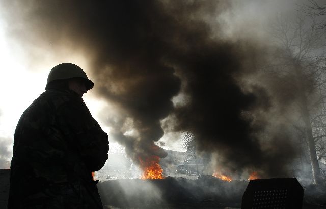 Επαφές των Ευρωπαίων υπουργών με την ουκρανική αντιπολίτευση και διαδηλωτές