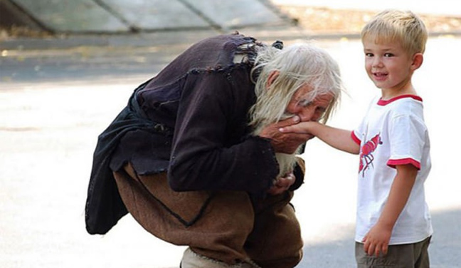 Ένας σύγχρονος άγιος που αφιέρωσε τη ζωή του στα ορφανά