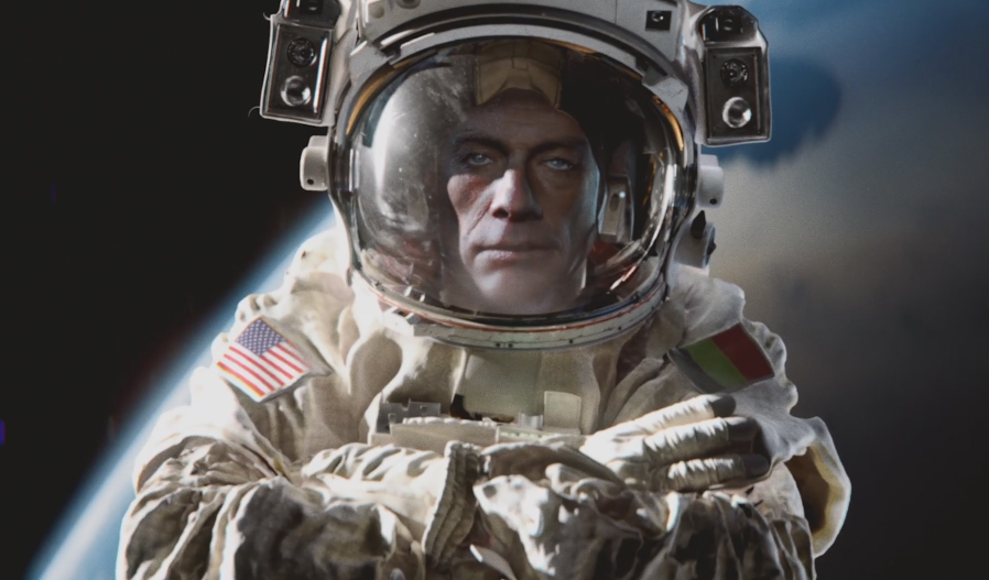 O Van Damme κατακτά και το διάστημα