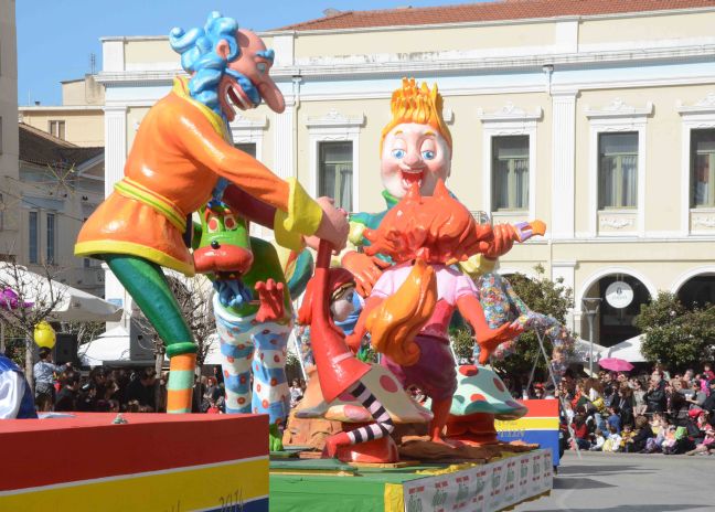 Το μεσημέρι η μεγάλη καρναβαλική παρέλαση στην Πάτρα