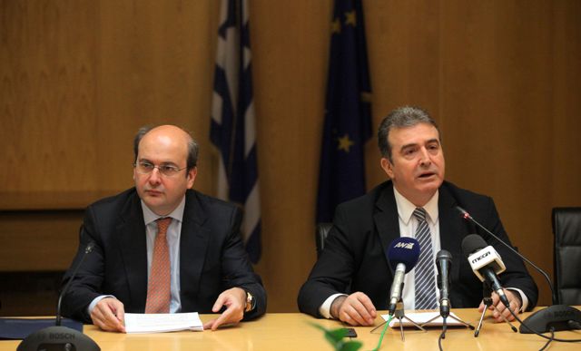 Το νομοσχέδιο για την εφοδιαστική αλυσίδα παρουσίασαν Χατζηδάκης-Χρυσοχοΐδης