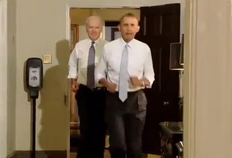 Ομπάμα και Μπάιντεν κάνουν&#8230; τζόγκινγκ μέσα στον Λευκό Οίκο