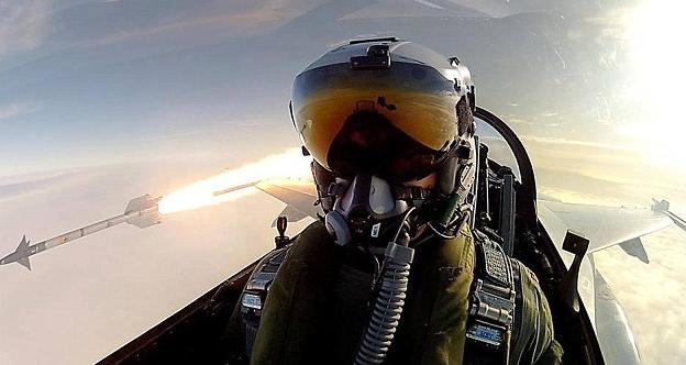 «Selfie» μέσα σε… F-16!