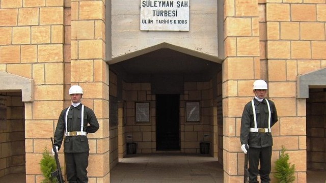 Επίθεση στον τάφο του Σουλεϊμάν Σαχ φοβάται η Τουρκία