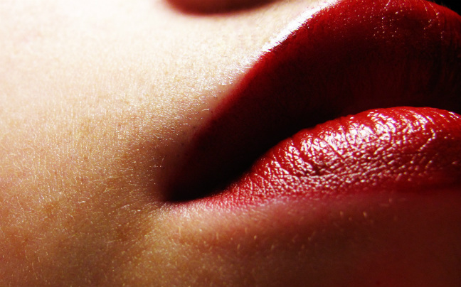 Τέσσερα μυστικά για υπέροχα χείλη
