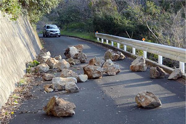 Δεκατέσσερις τραυματίες από το σεισμό στην Ιαπωνία