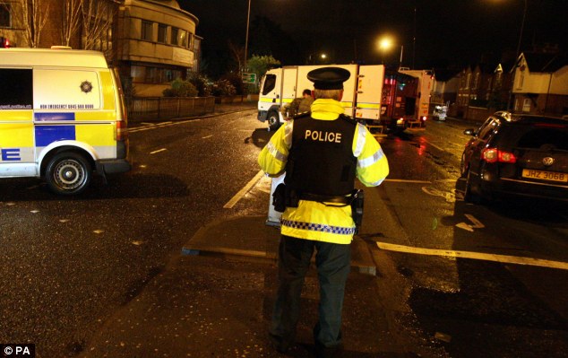 Εκρηκτικός μηχανισμός σε αστυνομικό όχημα στη Β. Ιρλανδία