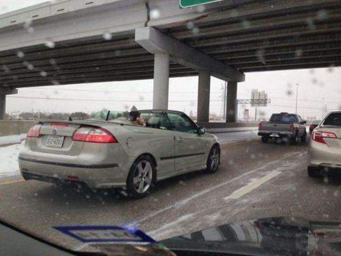 Κόντρα σε νόμους και λογική