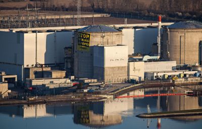 Ακτιβιστές της Greenpeace «κατέλαβαν» πυρηνικό σταθμό της Γαλλίας