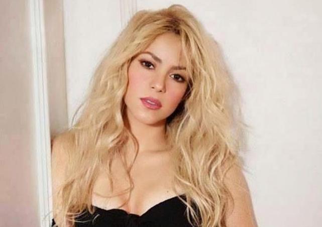 Αισθησιακή φωτογράφιση για την Shakira