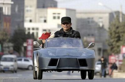Ο παππούς που έφτιαξε μια… μίνι Lamborghini στον εγγονό του!