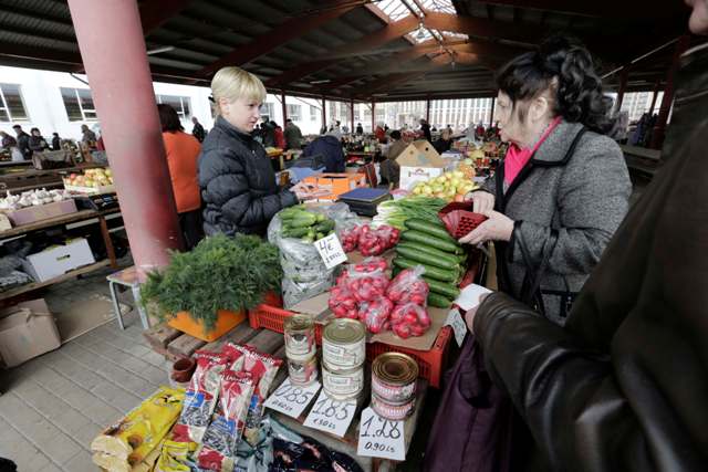 Με όρους αγοράς οι προμήθειες από Κιέβο στην Κριμαία