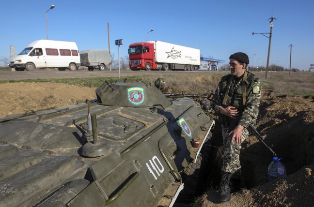 Απομακρύνονται από την Κριμαία οι ουκρανικές δυνάμεις
