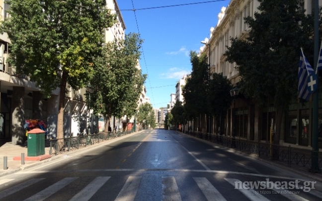 Ερημιά στην Αθήνα λίγο πριν την παρέλαση