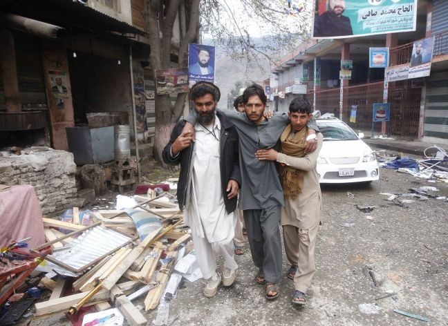 Δεκαέξι νεκροί σε τρεις επιθέσεις στο Αφγανιστάν