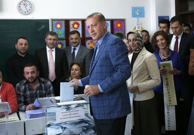 Έκλεισαν οι κάλπες για τις προεδρικές εκλογές στην Τουρκία