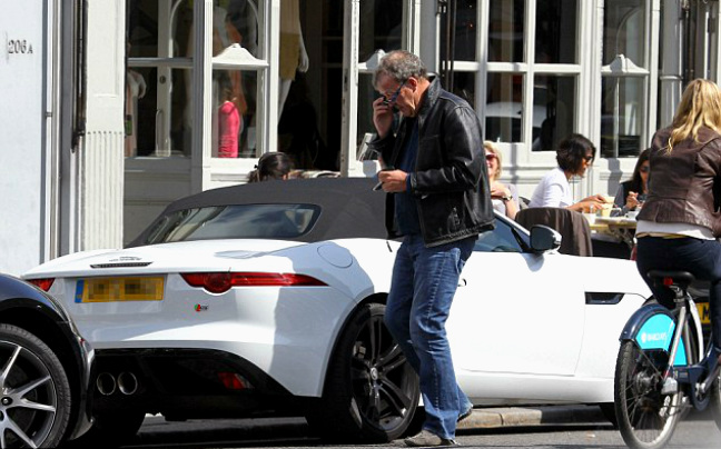 Χαρούμενος ιδιοκτήτης Jaguar ο Clarkson!