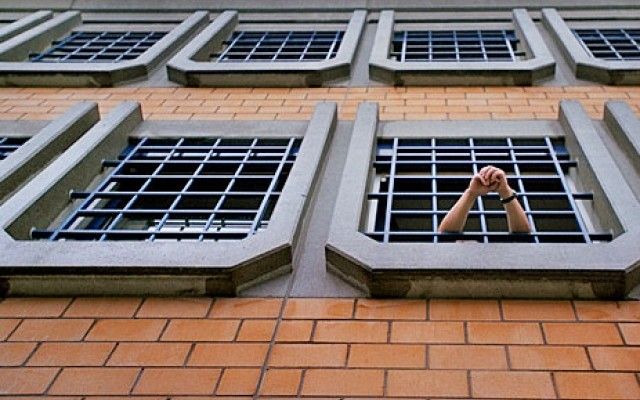 Αποφυλακίστηκαν 900 κρατούμενοι στην Αλβανία