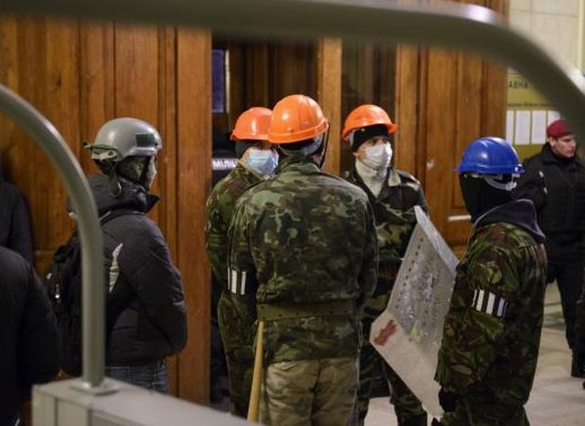 Εγγυήσεις Κιέβου στους καταληψίες αν αποχωρήσουν