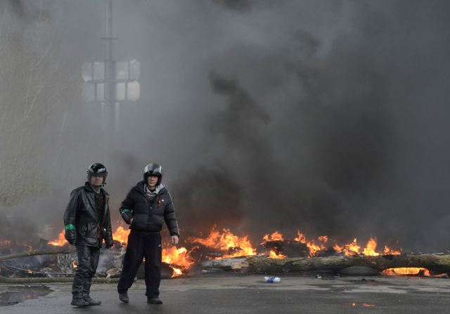 Στην ανατολική Ουκρανία ο υπουργός Άμυνας Κοβάλ