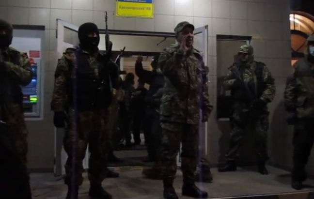 Στα χέρια φιλορώσων ενόπλων το αρχηγείο της Αστυνομίας στο Κραματόρσκ