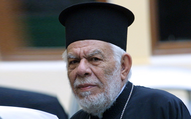 Σε λαϊκό προσκύνημα η σορός του μητροπολίτη Θεοκλήτου