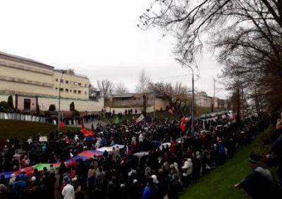 Υπό τον έλεγχο αυτονομιστών εξακολουθεί να βρίσκεται το Σλαβιάνσκ