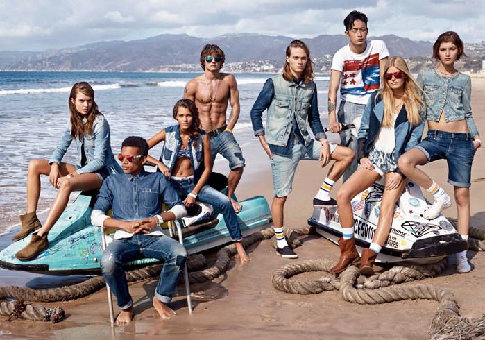 Το Hilfiger Denim λανσάρει τον True to the Blue διαγωνισμό