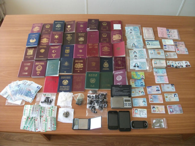 Σύλληψη Ιρανού για διακίνηση ναρκωτικών και πλαστών εγγράφων