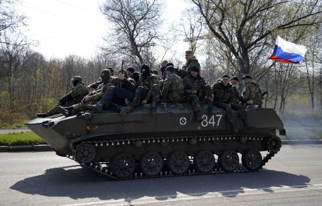 Φάλαγγα στρατιωτικών οχημάτων στο Σλαβιάνσκ