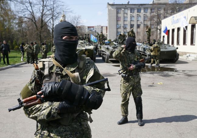 Ένοπλοι αιχμαλώτισαν ουκρανούς στρατιώτες