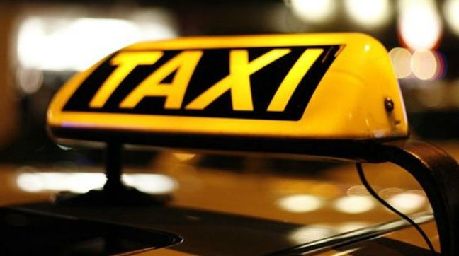 Έκλεψαν οδηγό ταξί με την απειλή μαχαιριού