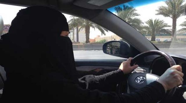 Η Σαουδική Αραβία δικάζει δύο γυναίκες που θέλουν να οδηγούν