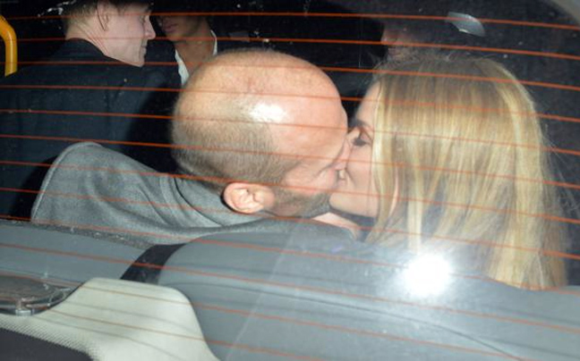 Τα καυτά φιλιά του Jason Statham με την Rosie Huntington Whiteley