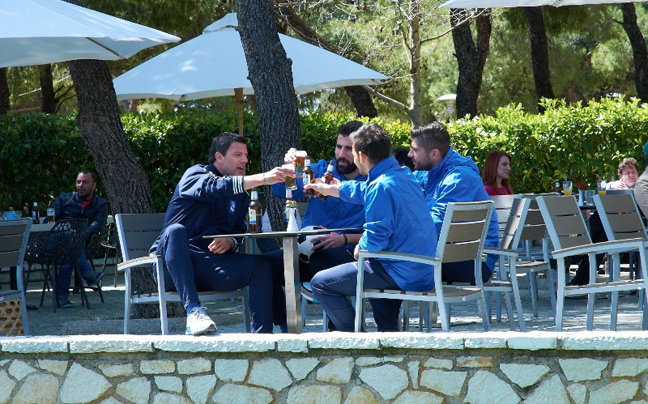 Η απόλαυση χωρίς όρια είναι τώρα… Εθνική υπόθεση